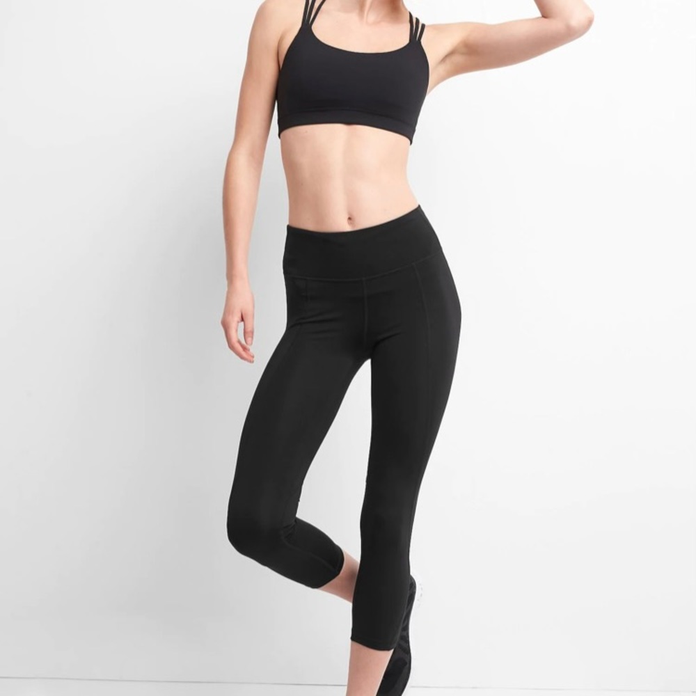 Gap Legging Capris in Sculpt Compression - Size Small